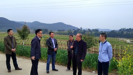 不為名利，默默奉獻(xiàn) 走服務(wù)農(nóng)民致富之路的生物有機(jī)肥料研發(fā)